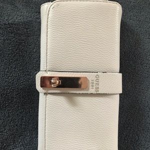 Pale pink Guess wallet